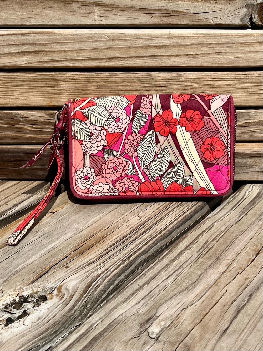 •Very Bradley Accordion Zippered Wristlet! VGUC!
